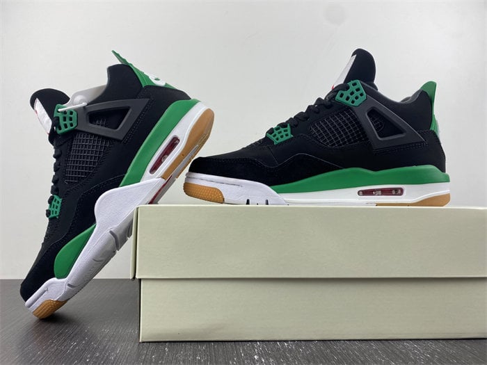 Nike SB x Air Jordan 4 DR5415-030